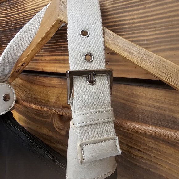 Brandy Melville Black and Cream Mini Bag - Picture 4 of 9